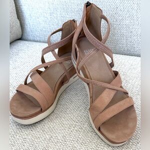 Eileen Fisher Women's Tan Strappy Sandals, wedge heel
Size 8